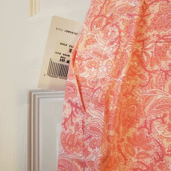 Liz Claiborne LizGolf Active Shorts Paisley Print Size 8 NWT - Picture 6 of 6